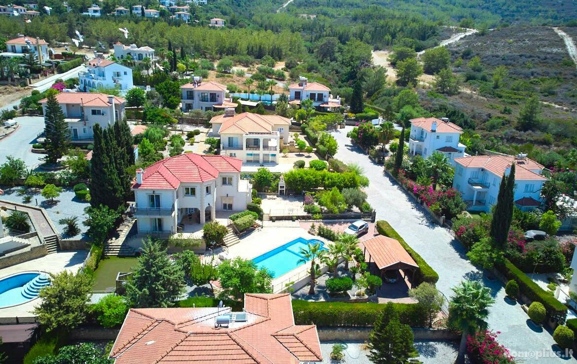 Parduodamas namas Kipre, Kyrenia