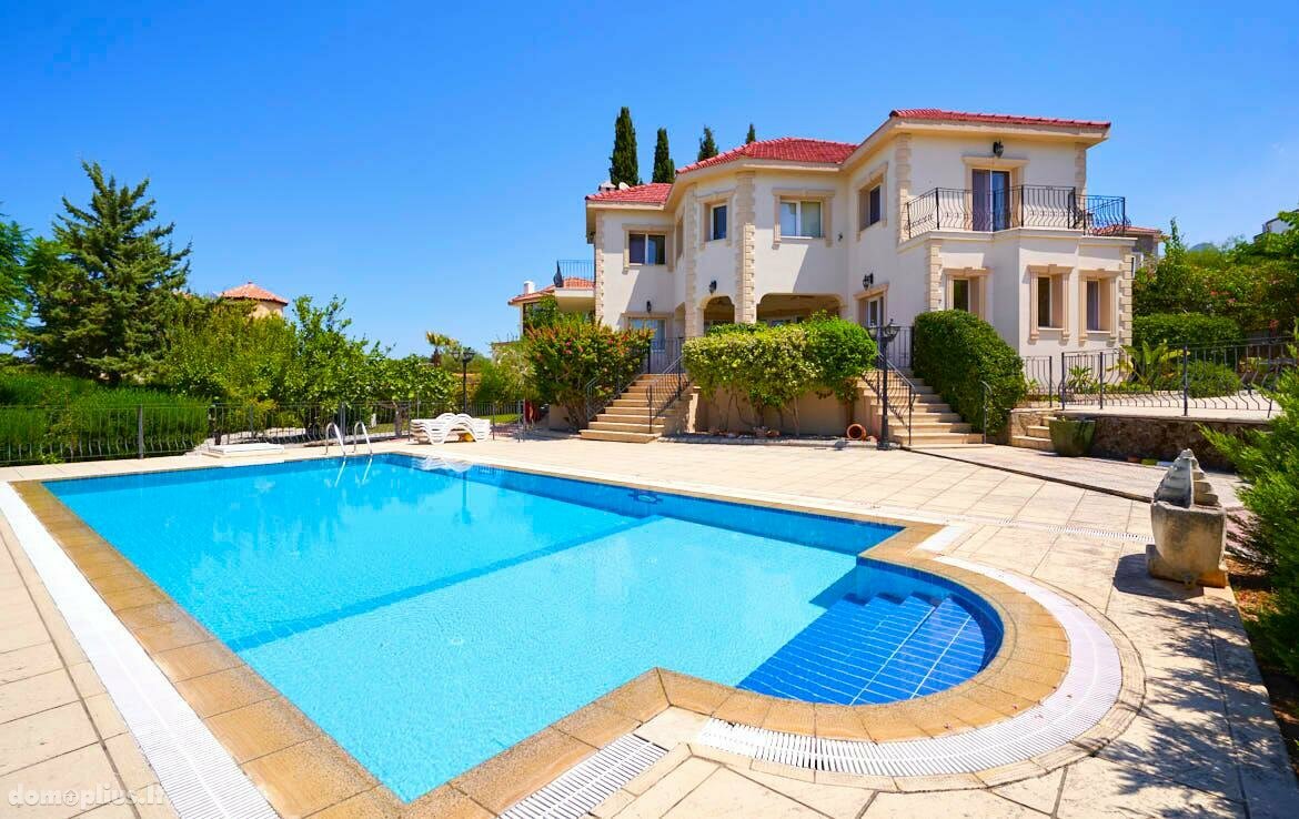 Parduodamas namas Kipre, Kyrenia