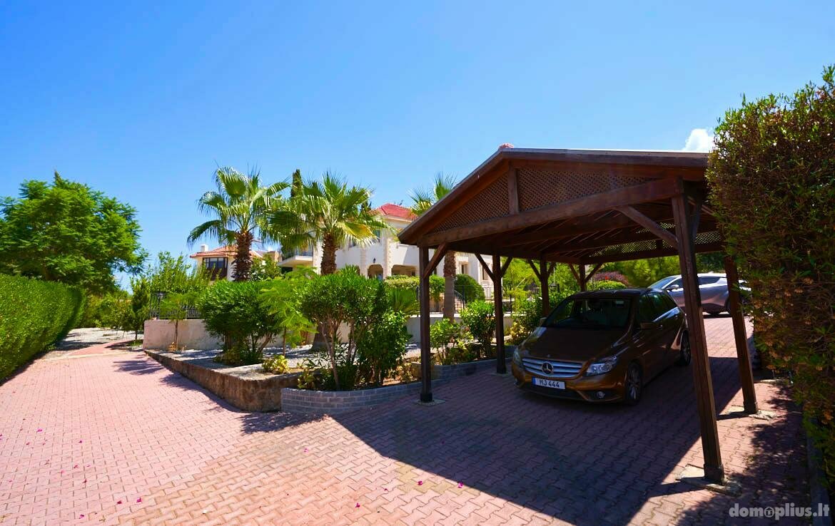 Parduodamas namas Kipre, Kyrenia