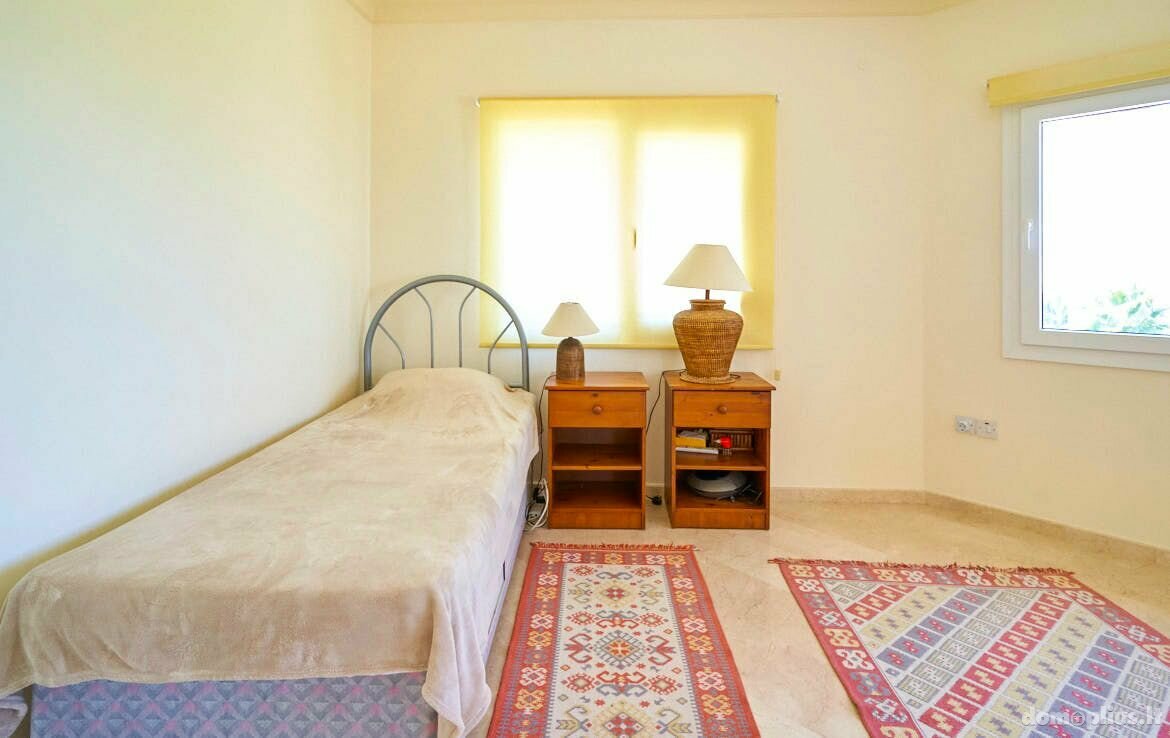 Parduodamas namas Kipre, Kyrenia