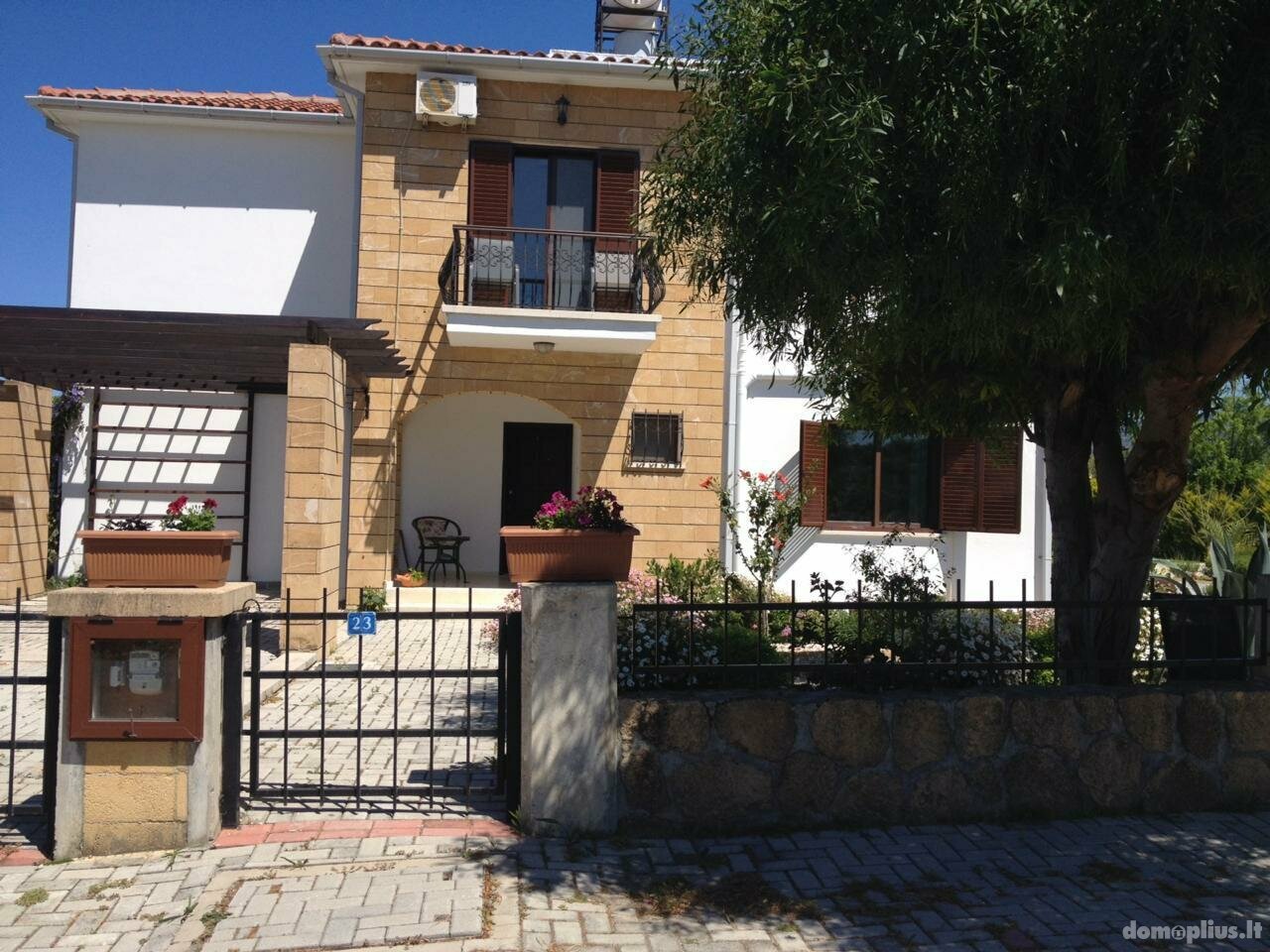 Parduodamas namas Kipre, Kyrenia