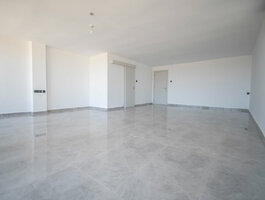 Parduodamas namas Kipre, Kyrenia