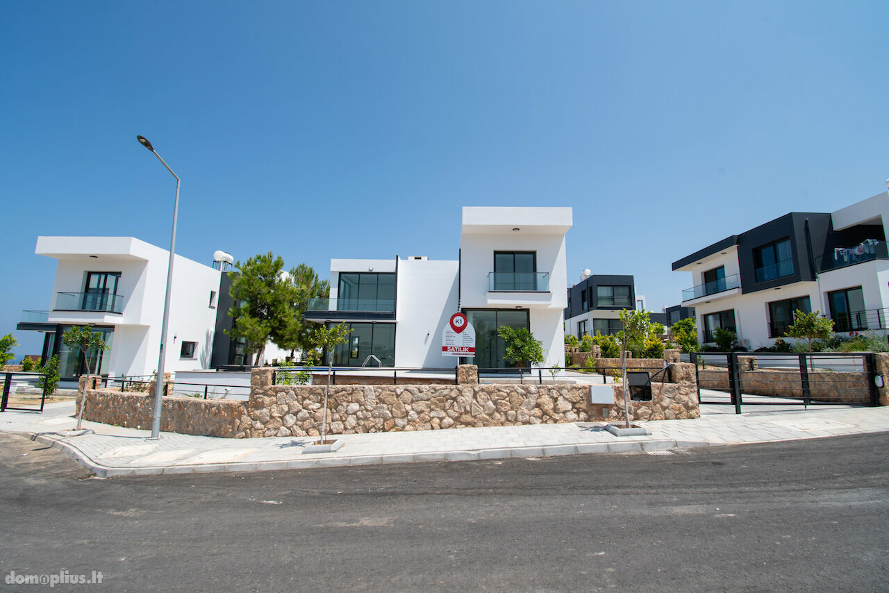 Parduodamas namas Kipre, Kyrenia