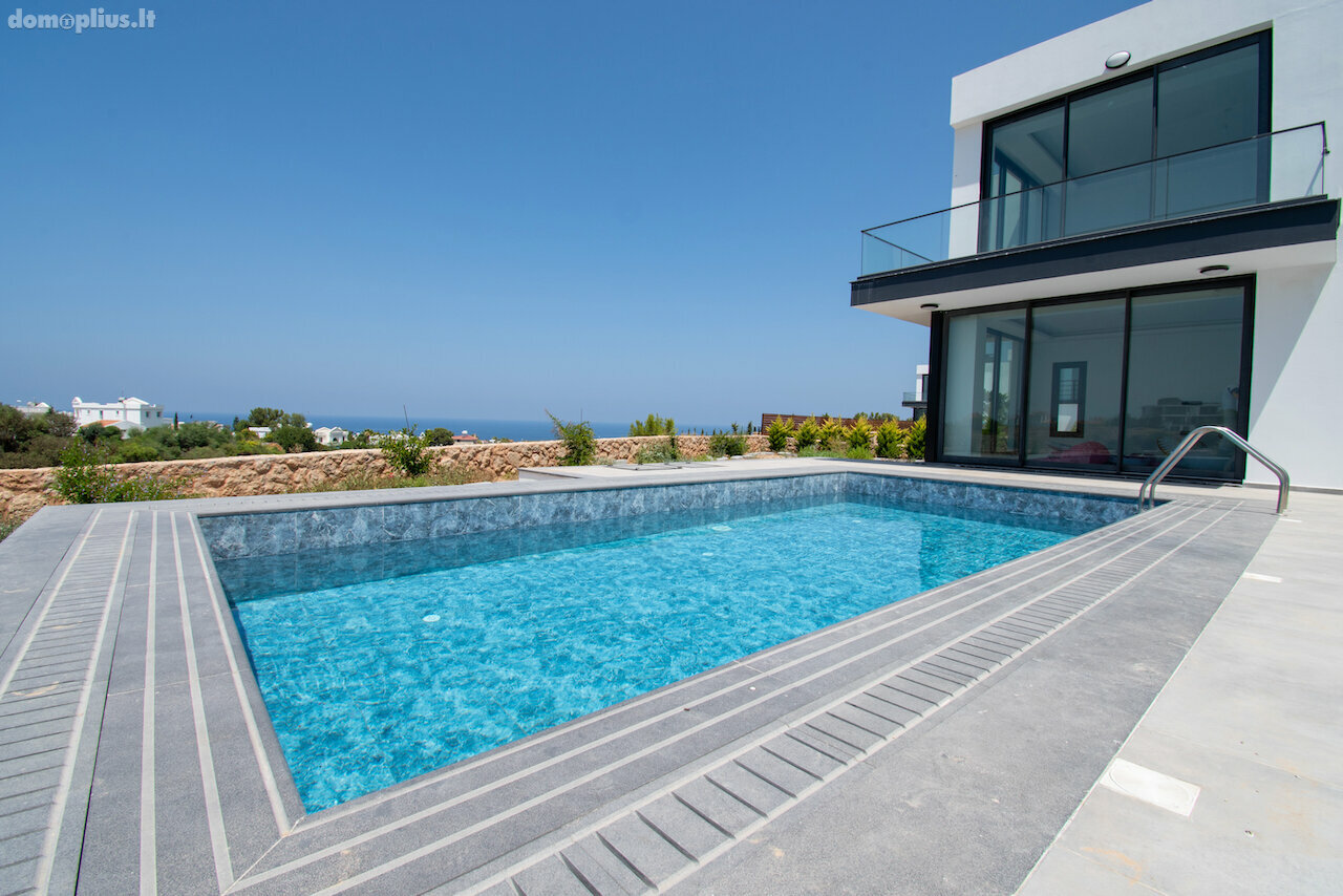 Parduodamas namas Kipre, Kyrenia