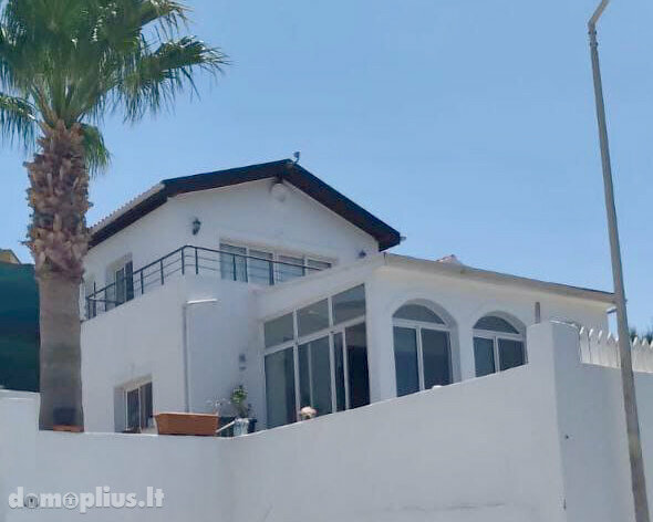 Parduodamas namas Kipre, Kyrenia