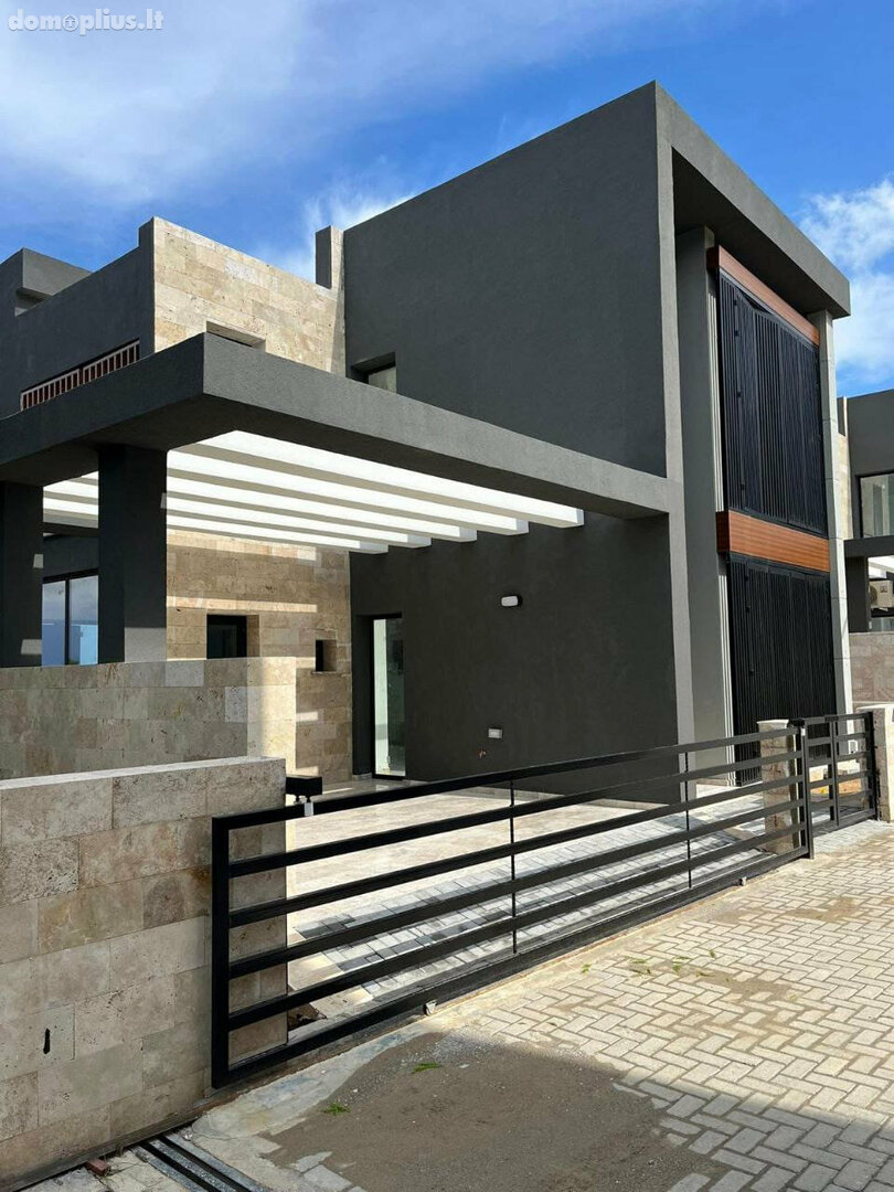 Parduodamas namas Kipre, Kyrenia