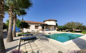 Дом Кипр, Kyrenia