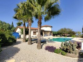 Parduodamas namas Kipre, Kyrenia