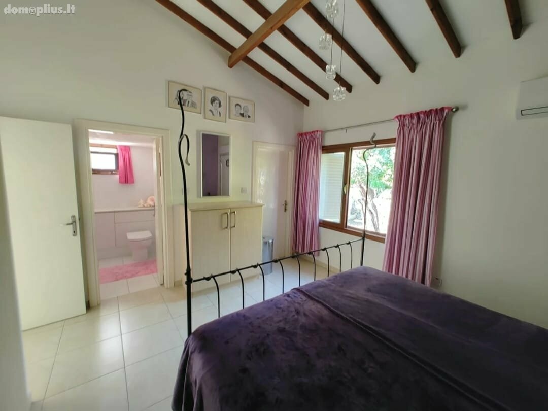 Parduodamas namas Kipre, Kyrenia