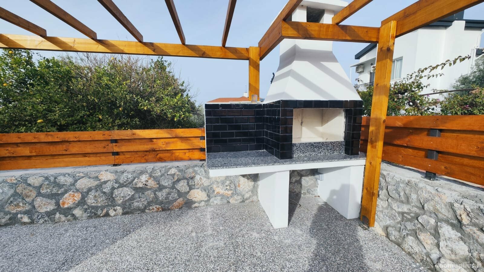 Parduodamas namas Kipre, Kyrenia