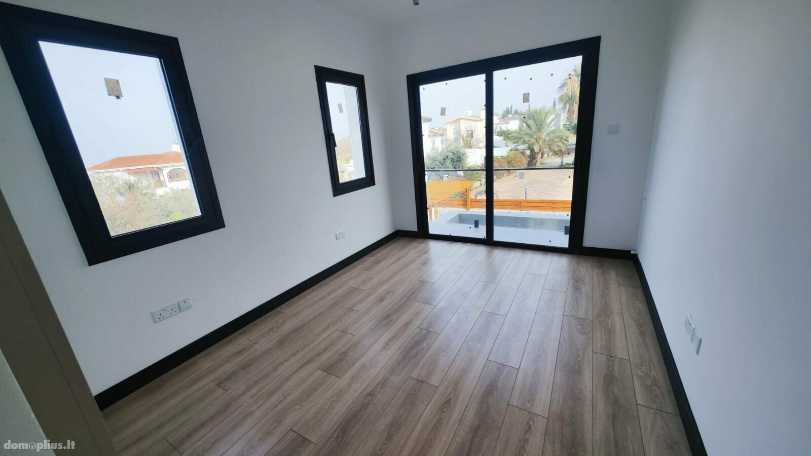 Parduodamas namas Kipre, Kyrenia
