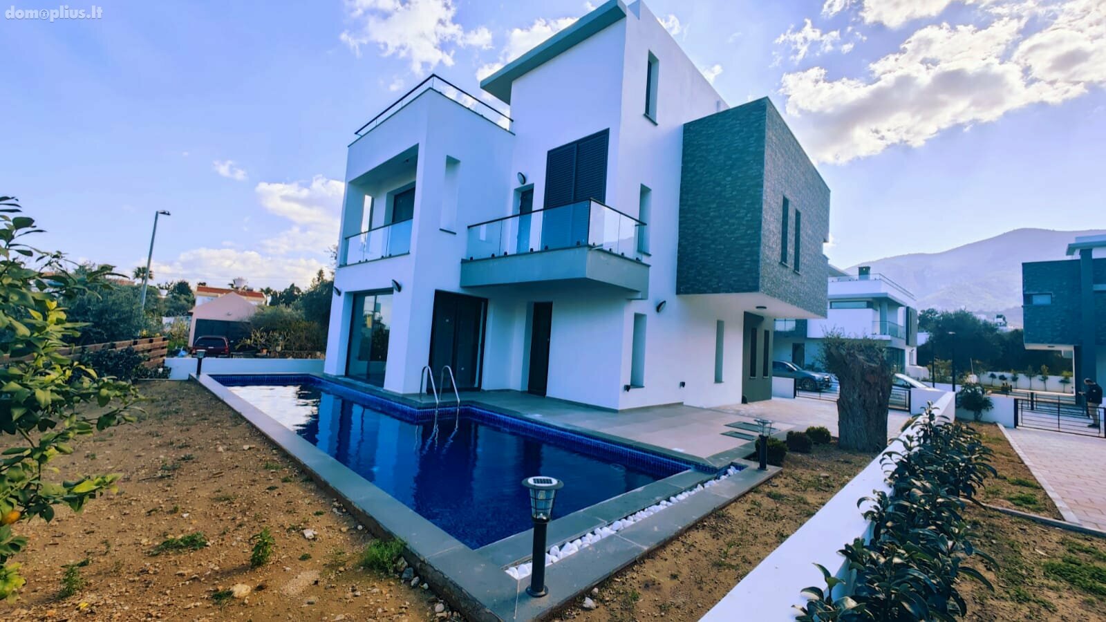 Parduodamas namas Kipre, Kyrenia