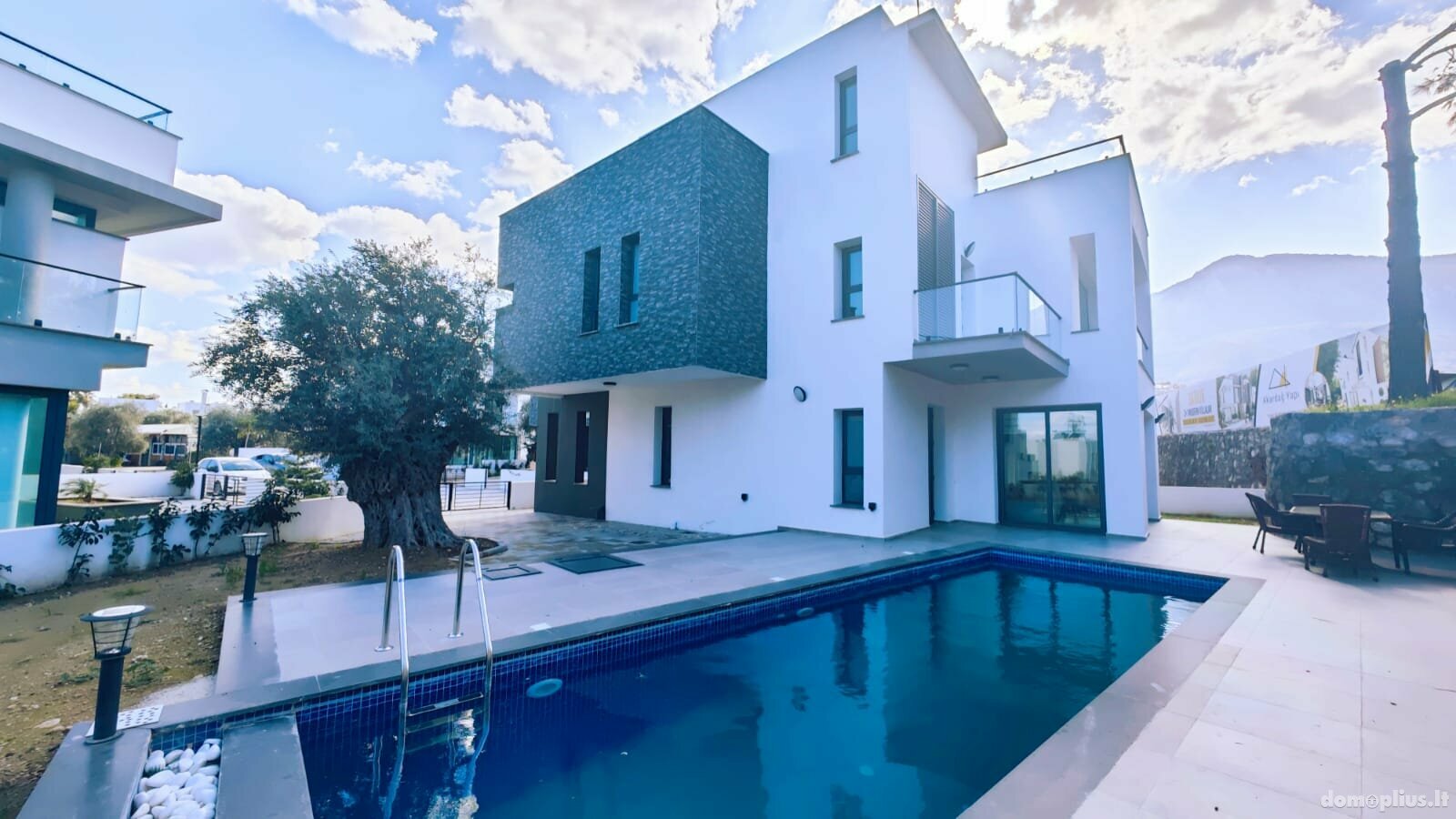 Parduodamas namas Kipre, Kyrenia