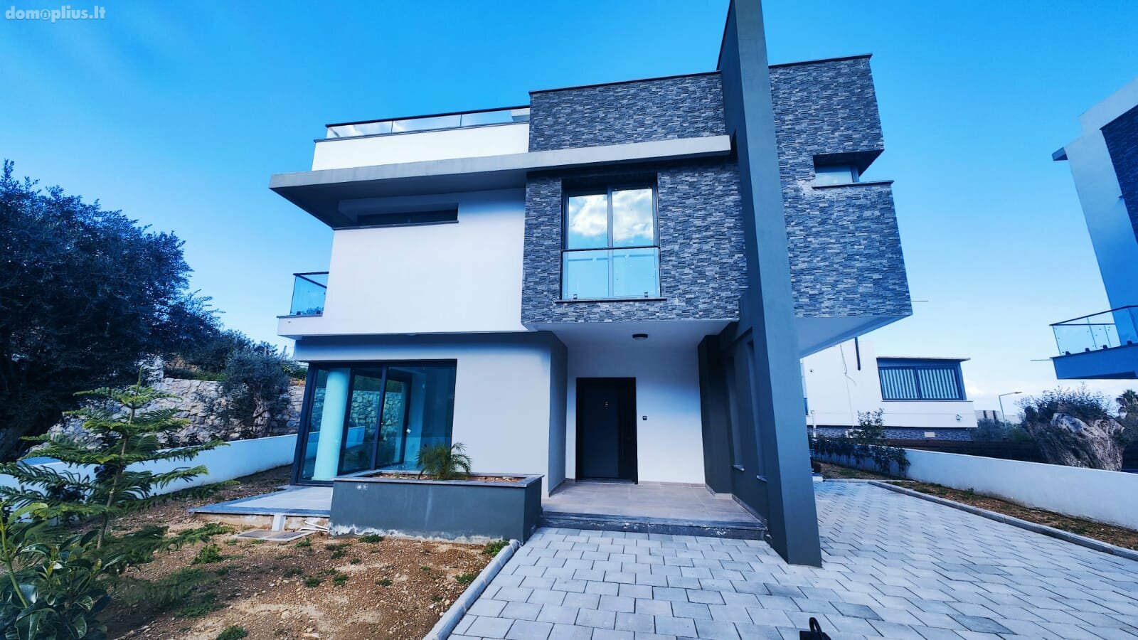 Parduodamas namas Kipre, Kyrenia