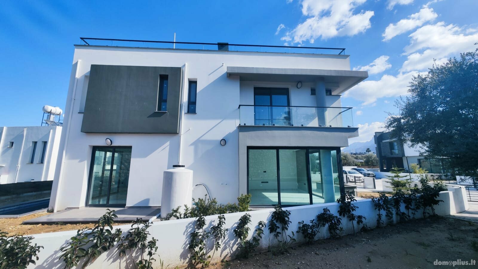 Parduodamas namas Kipre, Kyrenia