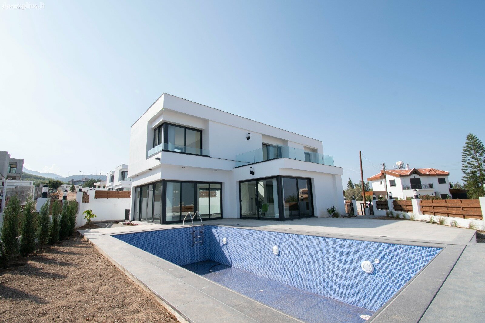 Parduodamas namas Kipre, Kyrenia