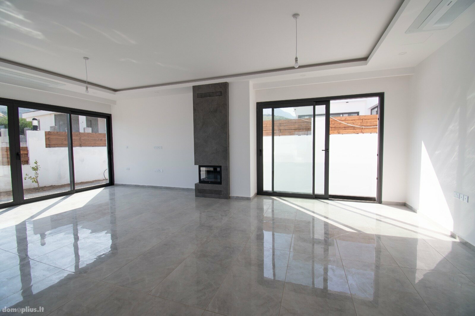 Parduodamas namas Kipre, Kyrenia