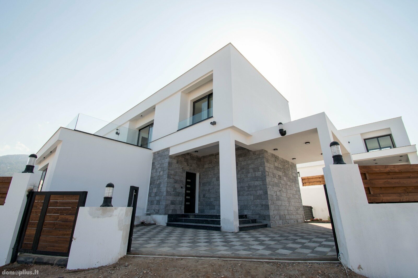 Parduodamas namas Kipre, Kyrenia