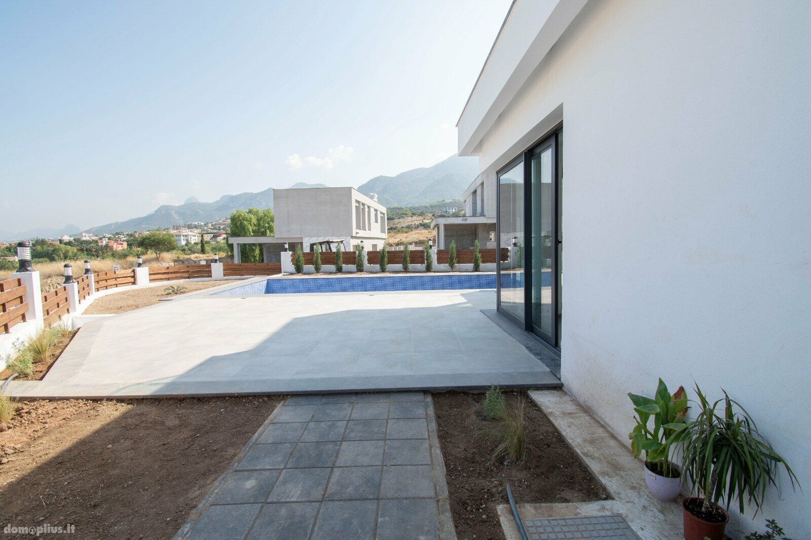 Parduodamas namas Kipre, Kyrenia