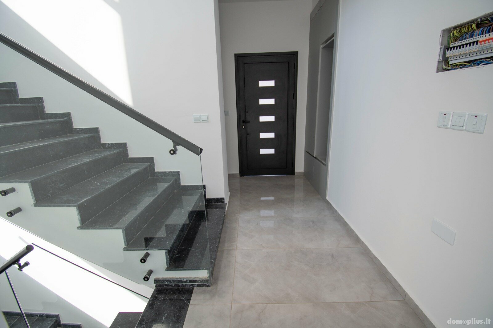 Parduodamas namas Kipre, Kyrenia