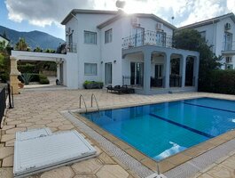 Namas Kipre, Kyrenia