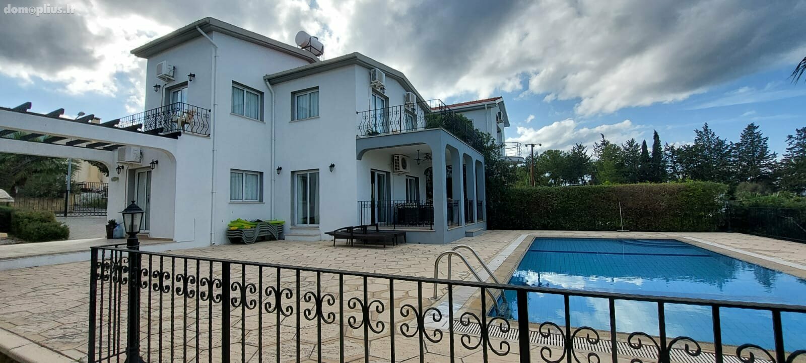 Parduodamas namas Kipre, Kyrenia