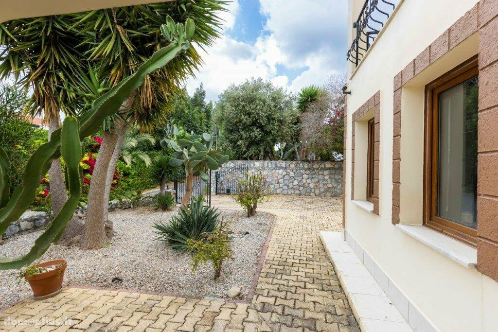 Дом Кипр, Kyrenia