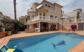 Namas Ispanijoje, Orihuela Costa