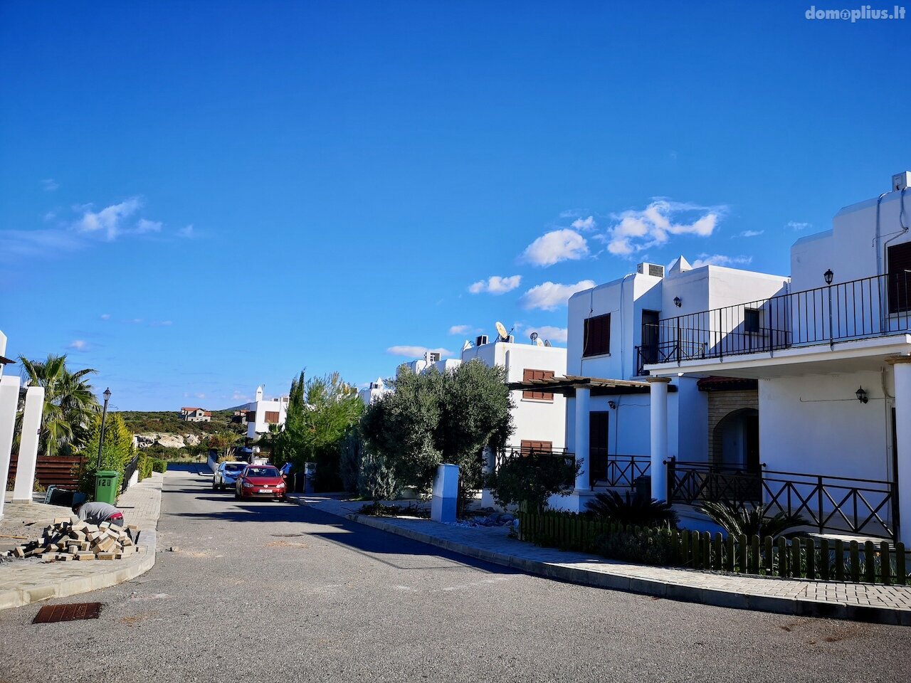 Parduodamas sublokuotas namas Kipre, Kyrenia