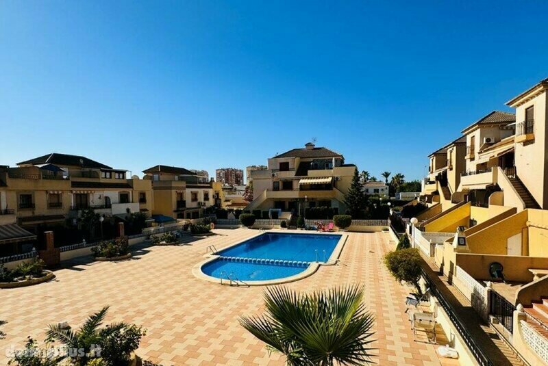 Parduodamas sublokuotas namas Ispanijoje, Torrevieja