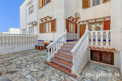 Parduodamas sublokuotas namas Ispanijoje, Torrevieja