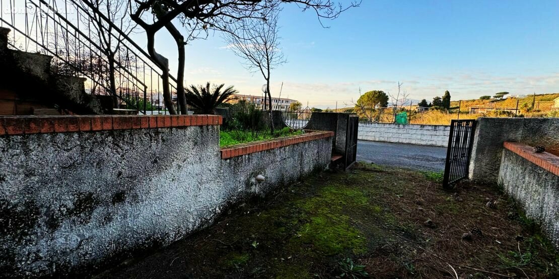 Parduodamas sublokuotas namas Italijoje, Scalea