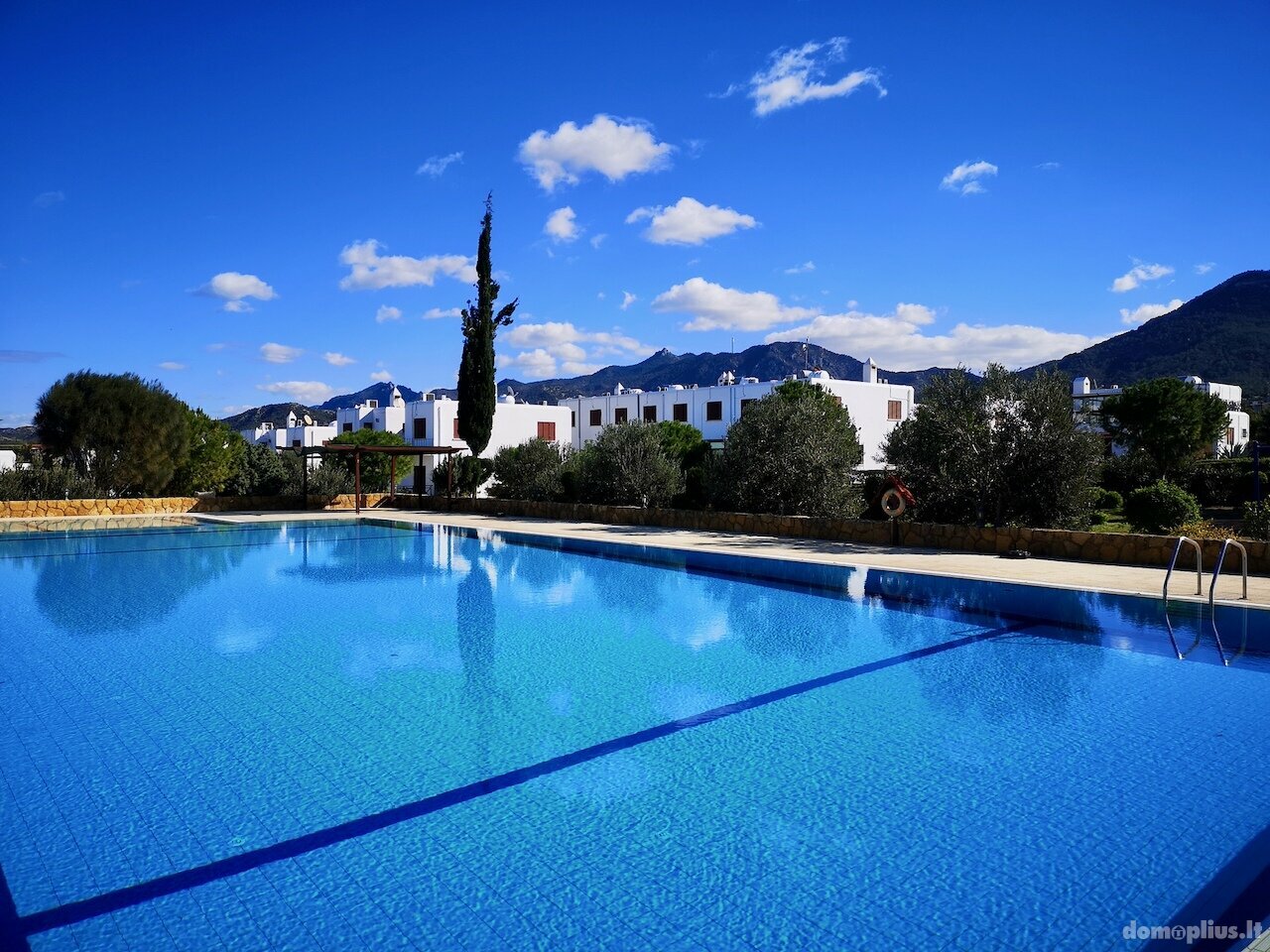 Parduodamas sublokuotas namas Kipre, Kyrenia