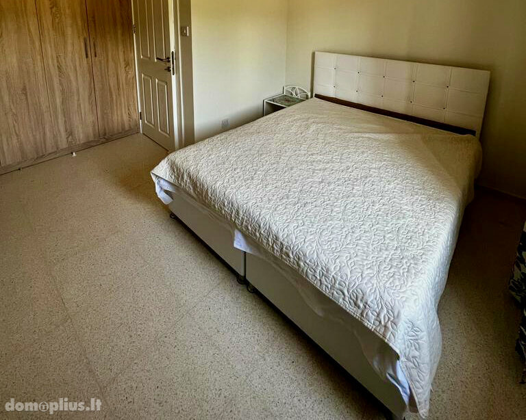 Parduodamas sublokuotas namas Kipre, Kyrenia