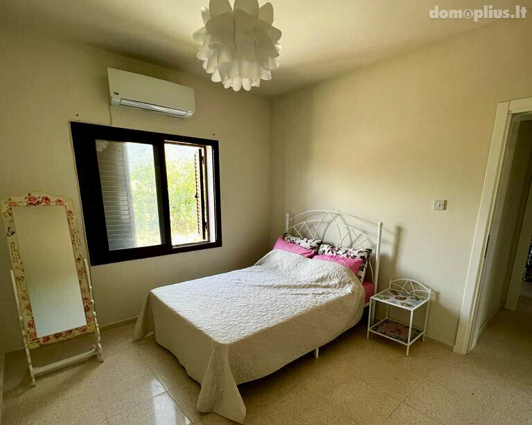 Parduodamas sublokuotas namas Kipre, Kyrenia
