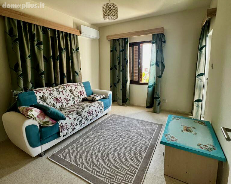 Parduodamas sublokuotas namas Kipre, Kyrenia