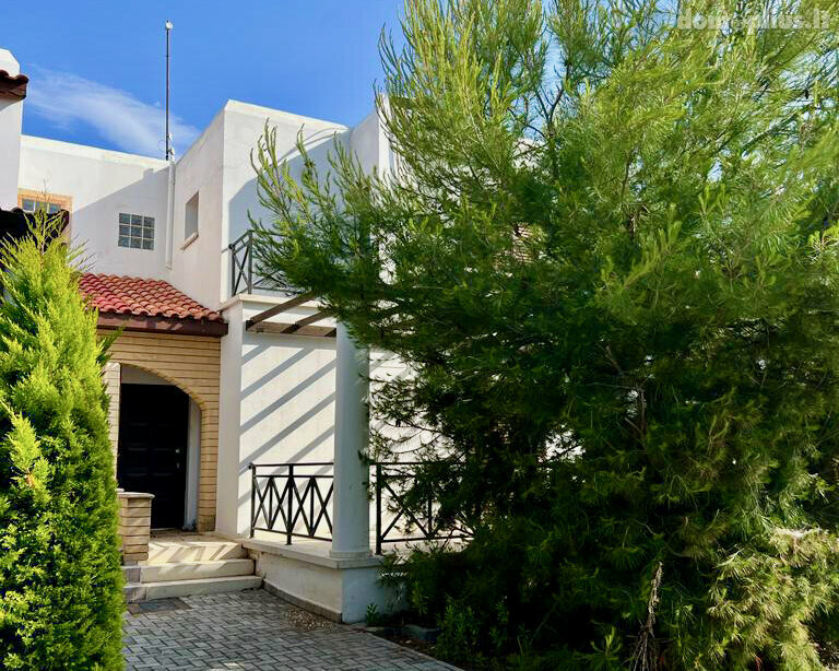 Parduodamas sublokuotas namas Kipre, Kyrenia