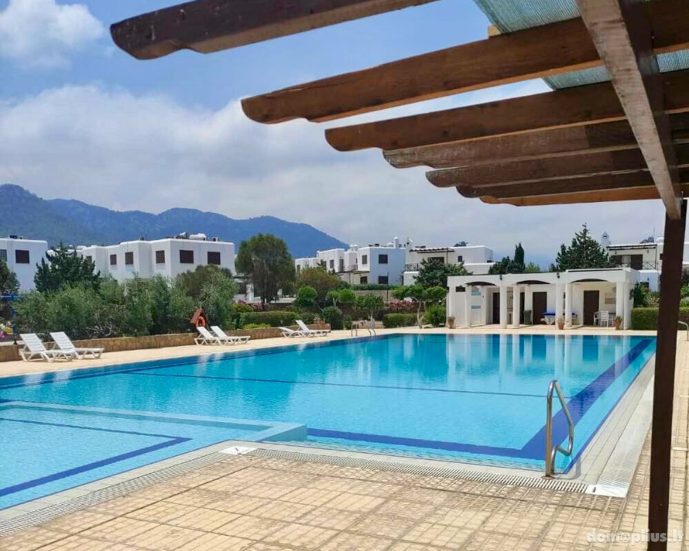 Parduodamas sublokuotas namas Kipre, Kyrenia