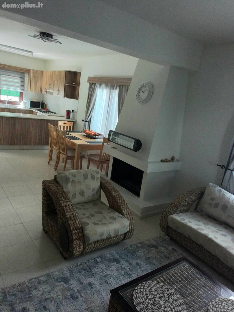 Parduodamas sublokuotas namas Kipre, Kyrenia