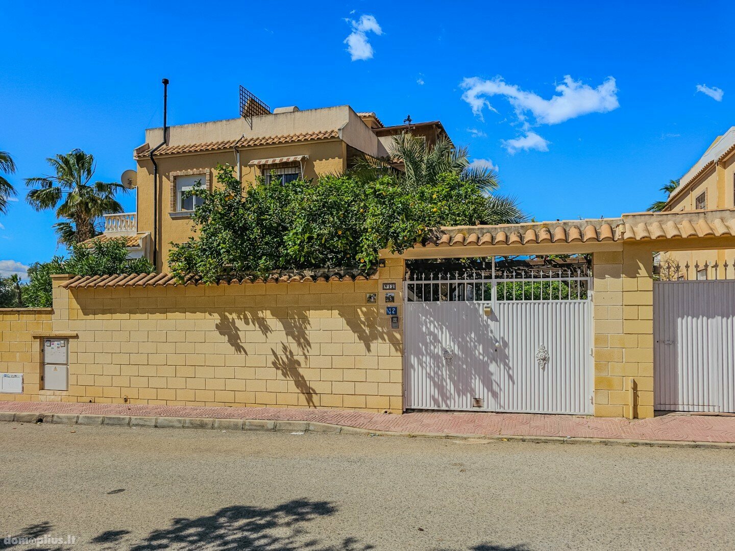 Parduodamas sublokuotas namas Ispanijoje, Torrevieja