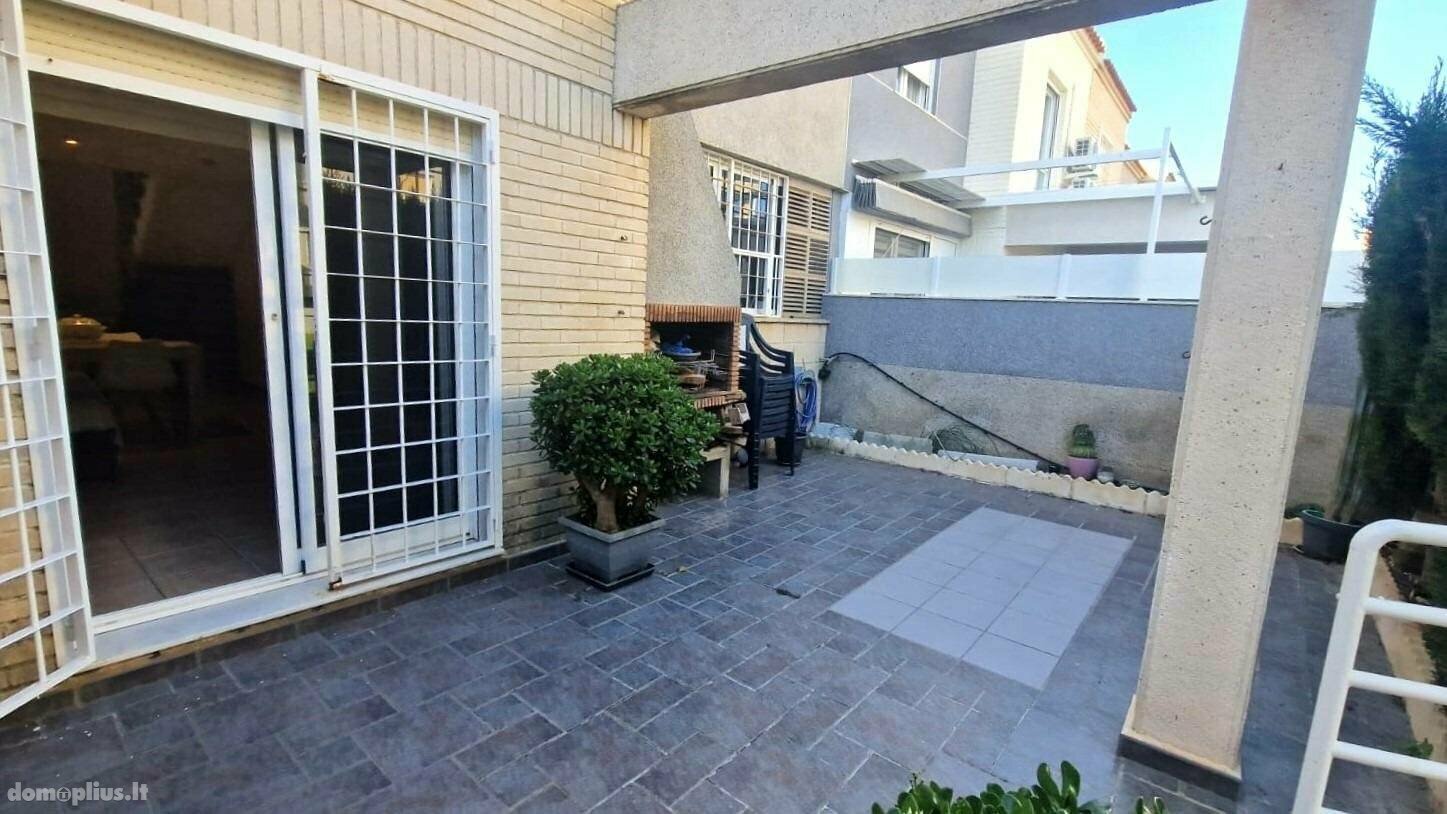 Parduodamas sublokuotas namas Ispanijoje, Torrevieja