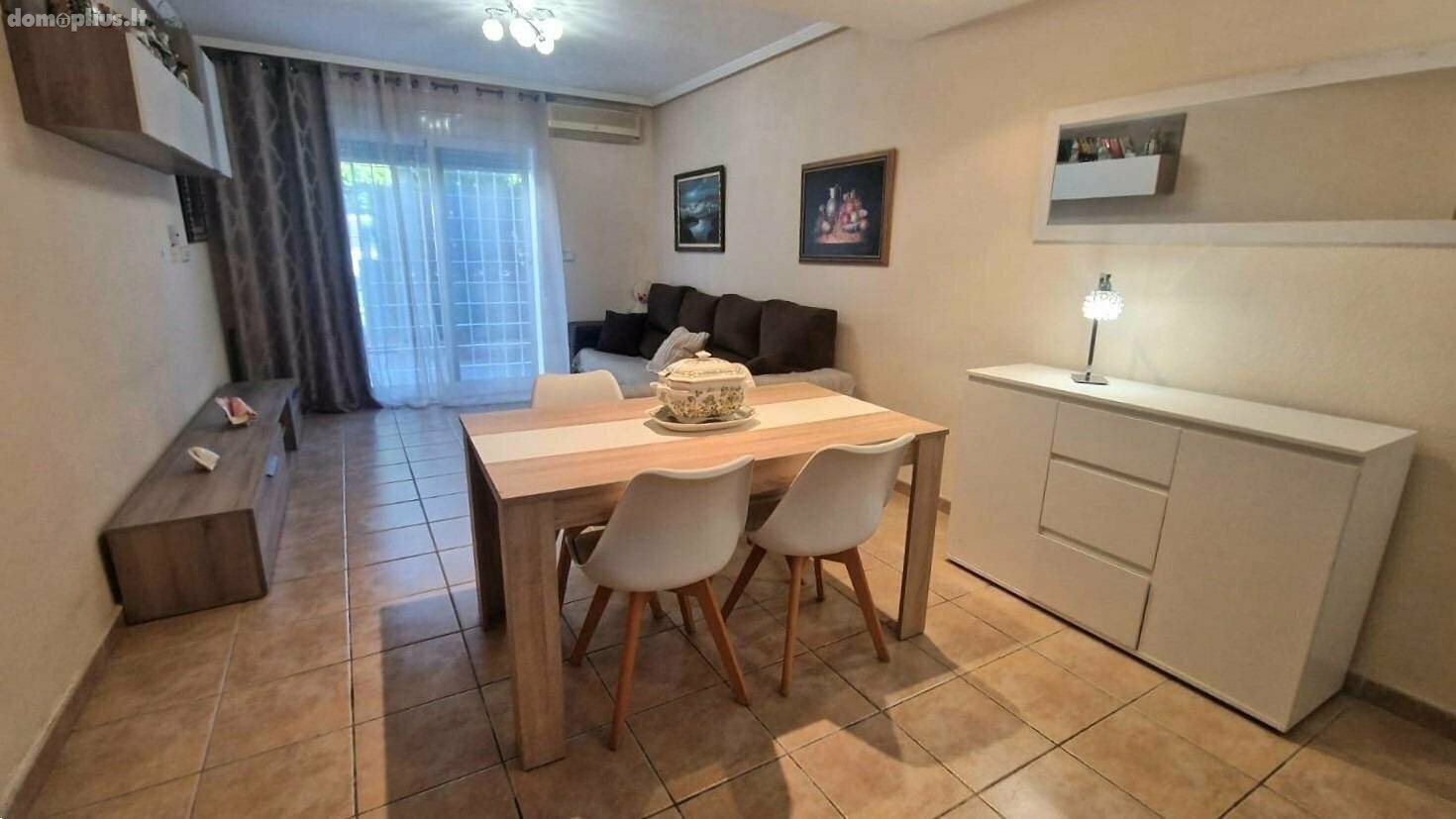 Parduodamas sublokuotas namas Ispanijoje, Torrevieja