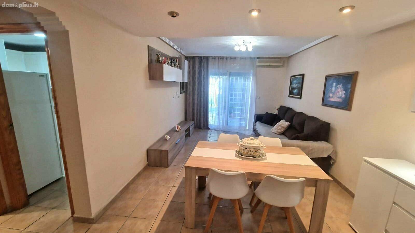 Parduodamas sublokuotas namas Ispanijoje, Torrevieja