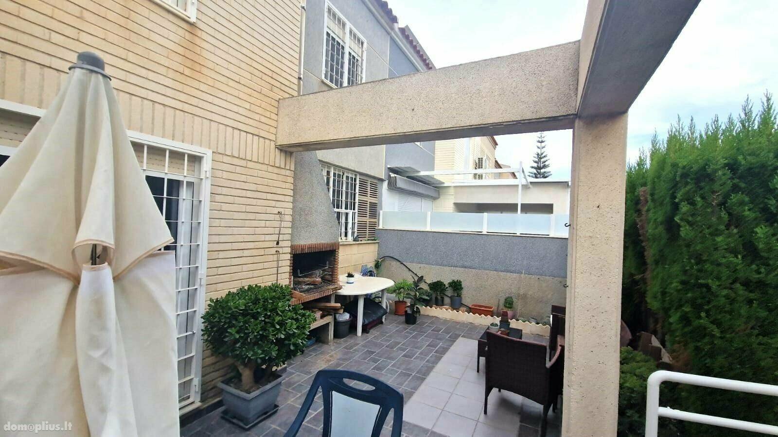 Parduodamas sublokuotas namas Ispanijoje, Torrevieja