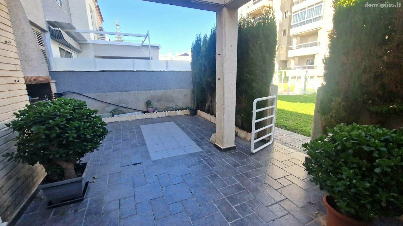 Parduodamas sublokuotas namas Ispanijoje, Torrevieja