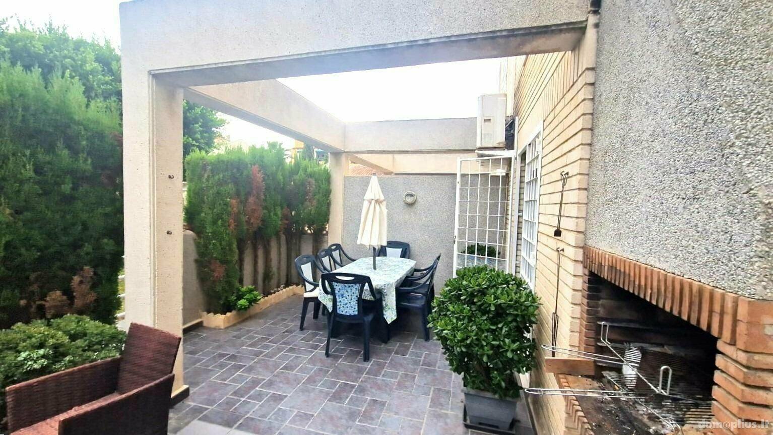 Parduodamas sublokuotas namas Ispanijoje, Torrevieja