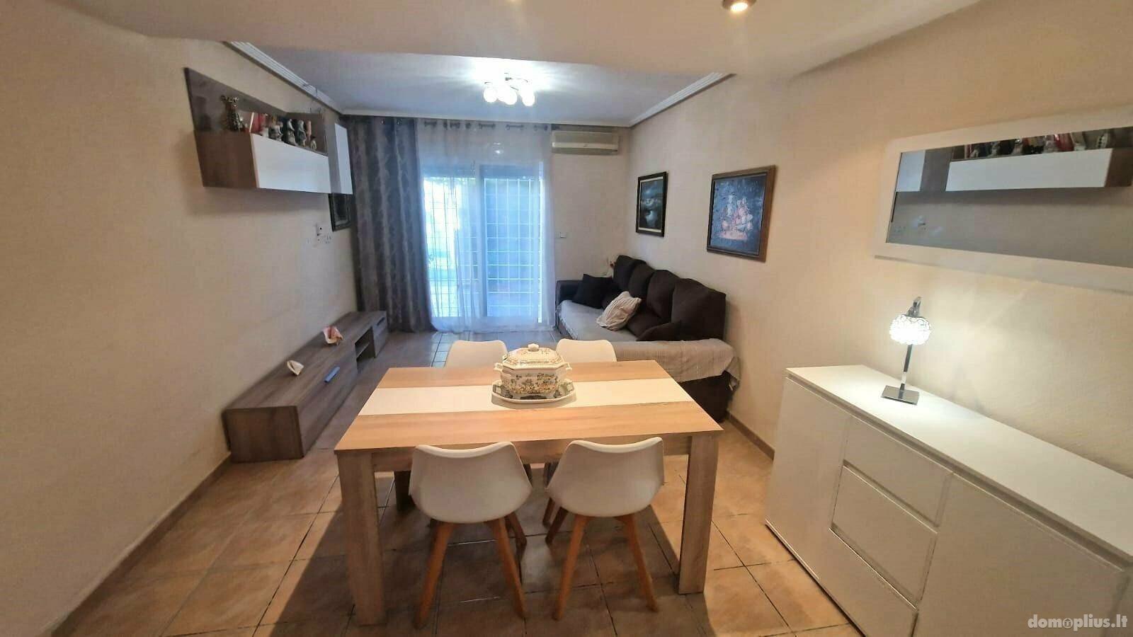 Parduodamas sublokuotas namas Ispanijoje, Torrevieja