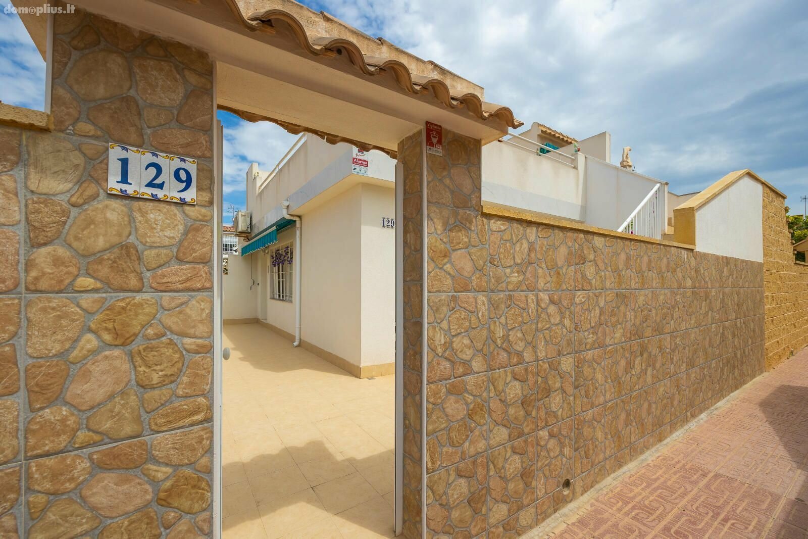 Parduodamas sublokuotas namas Ispanijoje, Torrevieja