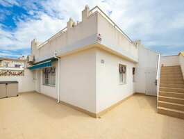 Parduodamas sublokuotas namas Ispanijoje, Torrevieja