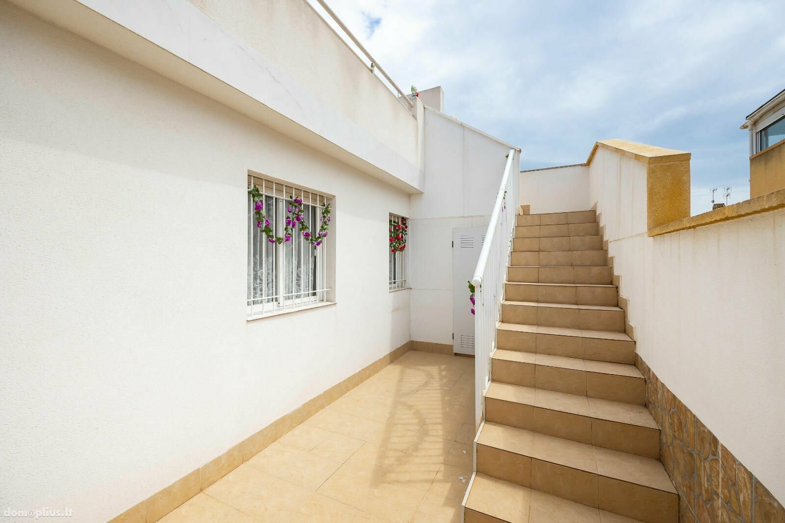 Parduodamas sublokuotas namas Ispanijoje, Torrevieja